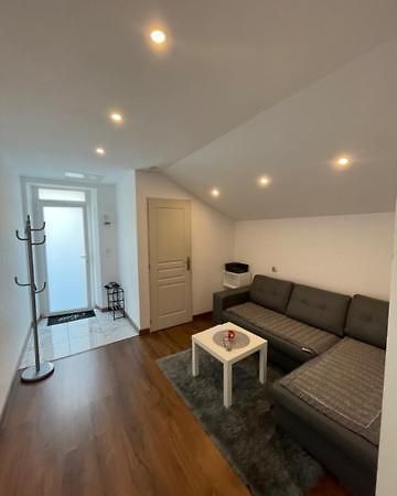 Studio Privee Vesoul -Wifi,Tv,Clim,Parking Gratuit Exterior foto