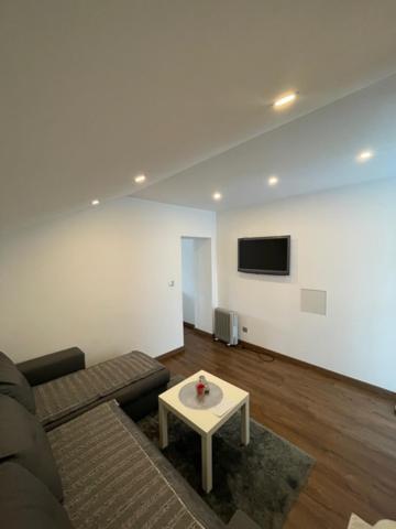Studio Privee Vesoul -Wifi,Tv,Clim,Parking Gratuit Exterior foto