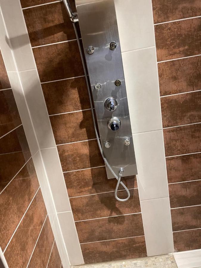 Studio Privee Vesoul -Wifi,Tv,Clim,Parking Gratuit Exterior foto